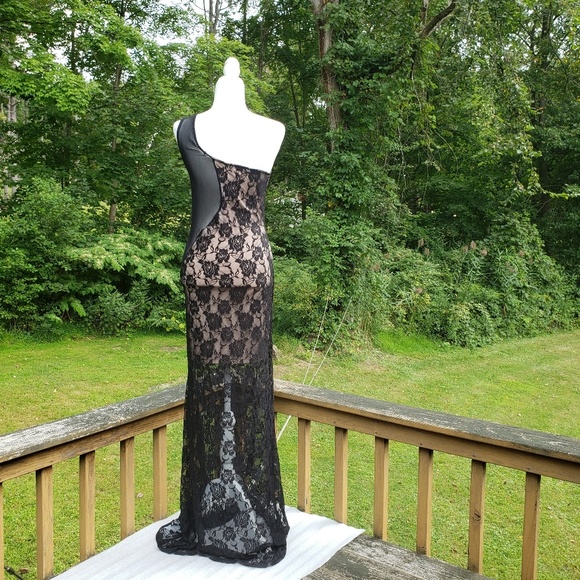 Beautiful black & Beige size large evening Dress. - Picture 2 of 8